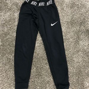 Girls Nike Joggers